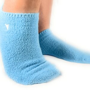 Cozy Women’s Fuzzy Ankle Socks in vibrant blue, made from ultra-soft fleece for ultimate comfort and warmth.